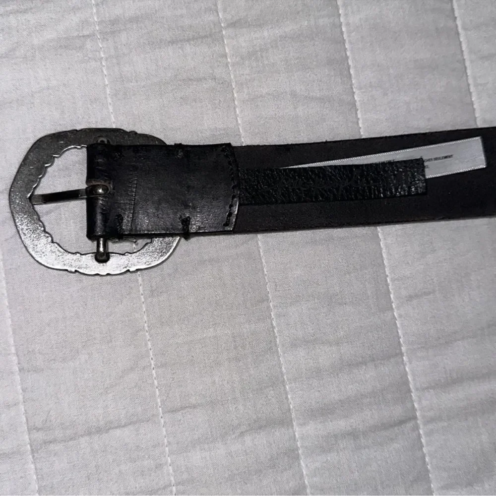 free people M/L Black Silver Tone Buckle Genuine Buff Leather Belt